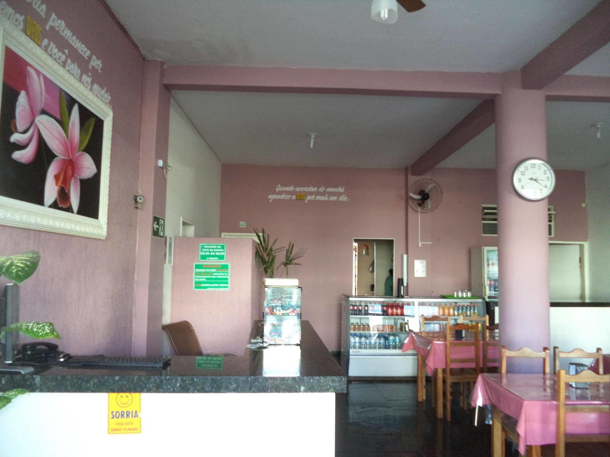 Hotel E Restaurante Araujo Montes Claros Exterior foto